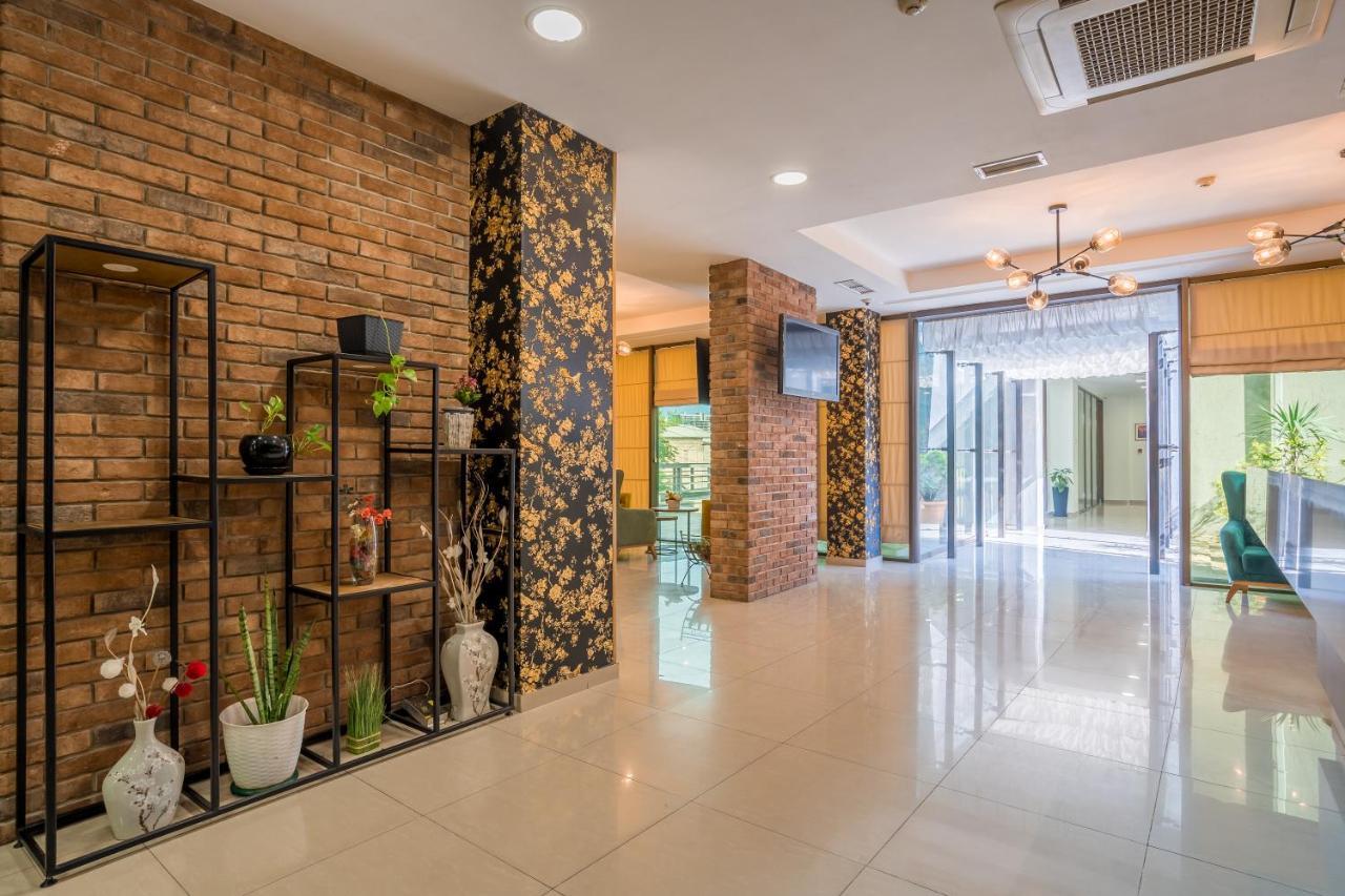 טביליסי Capitol Hotel By Umbrella מראה חיצוני תמונה