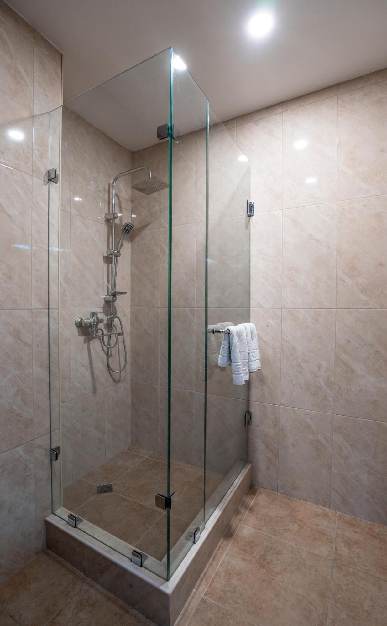 טביליסי Capitol Hotel By Umbrella מראה חיצוני תמונה